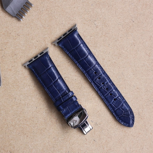 オーダーメイド　ワニ革　腕時計革ベルト　アップルウォッチ革ベルト　ストラップ アップルウォッチ用黒アリゲーター革二回巻きベルト。ワニ革使用