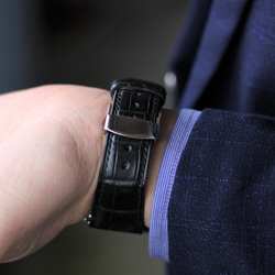 高級ワニ革使用Apple Watch ワニレザーベルト　レザーバンド　腕時計ベルト　D48 ブラック総手縫い製作 6枚目の画像