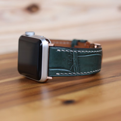ワニ革使用Apple Watch(38/40/42/44mm用)ワニレザーバンド 時計ベルト　グリーン 総手縫い製作 1枚目の画像