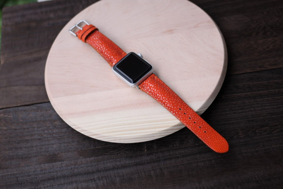高級革使用Apple Watchレザーバンドスティングレイ　エイ革レザーベルト 時計ベルト D74~79 高級金具付け 4枚目の画像