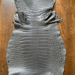 M*z様 クロコダイル（シャムワニ）ハギレ　美品　グレー　Lサイズ　現品限り レザークラフト・革販売のニシカワレザー