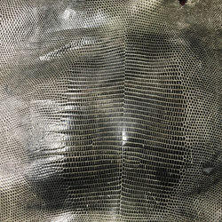 トカゲ革　リザード　エキゾチックレザー　ダークグリーンムラ染 3枚目の画像