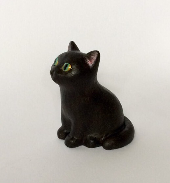 黒猫の置物 (手のひらサイズ) 4枚目の画像