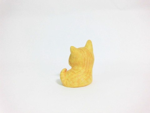 香箱座りのマシュマロ子猫（茶トラ） 4枚目の画像