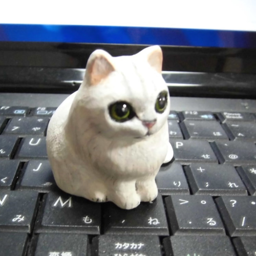 プチ猫の 置物（チンチラシルバー） その他アート 猫ハウス 通販