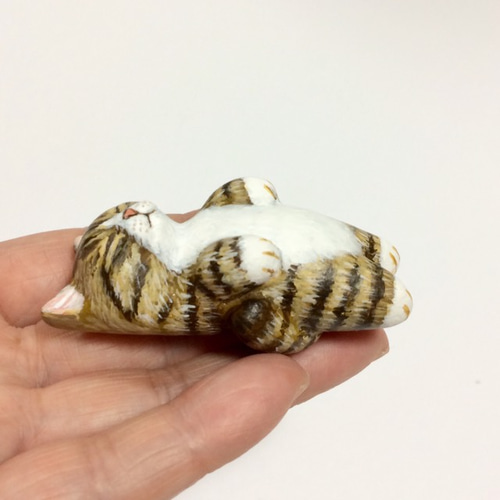 ぐうちゃん・あたちゃん　招き猫　ペア　置物　キジトラ　PG-20・PA-06 猫の置物 オイラ旅に出るにゃん 三毛猫（座）・トラ猫（立