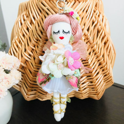ルルベちゃん　森からの贈り物シリーズ　「フェアリーピンク」バッグチャーム　妖精　花　インド刺繍 1枚目の画像