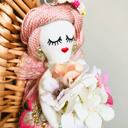ルルベちゃん　森からの贈り物シリーズ　「フェアリーピンク」バッグチャーム　妖精　花　インド刺繍 4枚目の画像