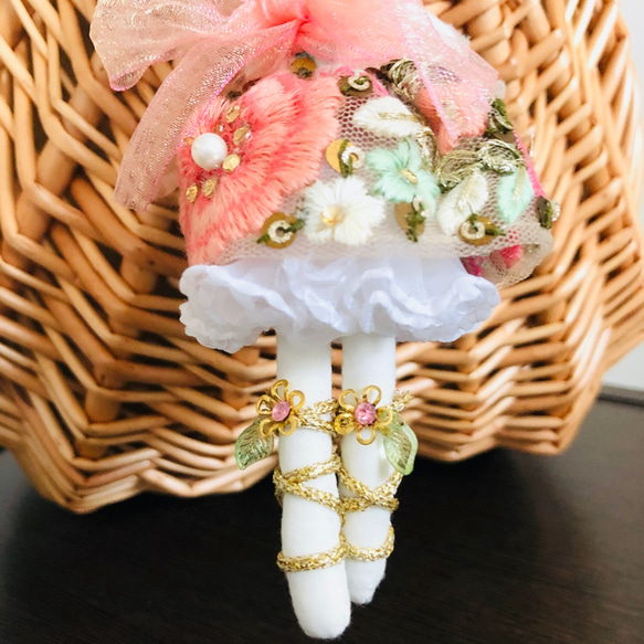 ルルベちゃん　森からの贈り物シリーズ　「フェアリーピンク」バッグチャーム　妖精　花　インド刺繍 7枚目の画像