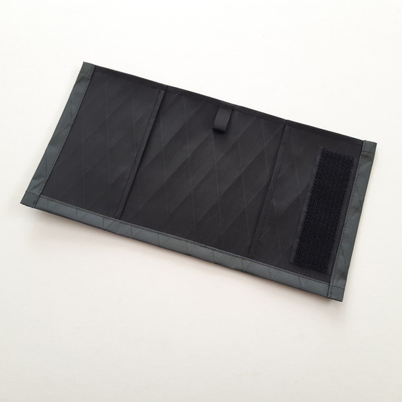 小さくて薄くて軽いお財布 Carbon カーボン 炭色 防水生地 X-PAC 三つ折り ミニマム シンプル カード パス 5枚目の画像