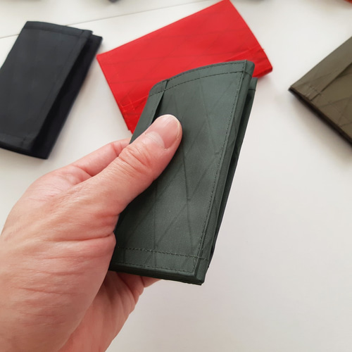 小さくて薄くて軽いお財布 Carbon カーボン 炭色 防水生地 X-PAC 三