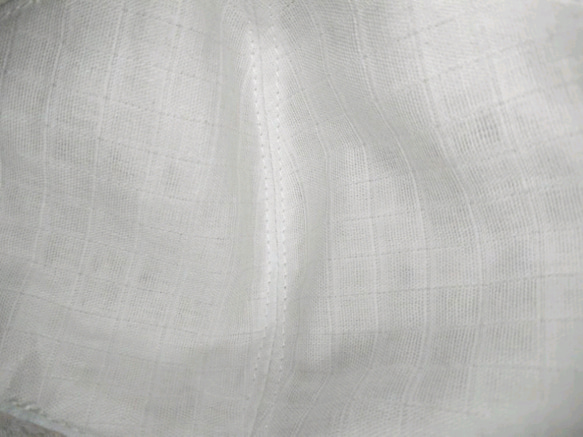 《クール涼感加工・保湿》白レース×冷感ダブルガーゼRL  リバティ柄プリーツマスク　 8枚目の画像