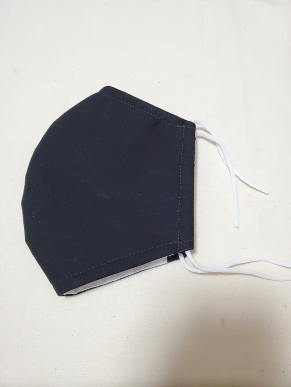 シンプル無地黒、３層立体マスク フィルターポケット付き 2枚目の画像