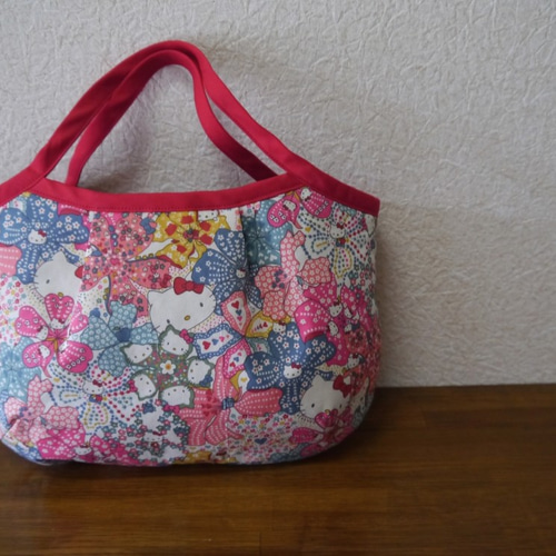 ハローキティリバティトートバッグ大ピンク完売