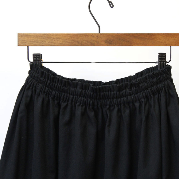 ●【オーダー品・ポケット付き！】シックで柔らかな着心地 コットンビエラのスカート｜ブラック（黒） 6枚目の画像