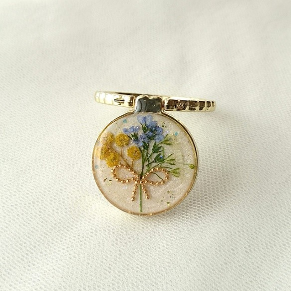 ハンドメイド 勿忘草とミモザとかすみ草の押し花 スマホリング