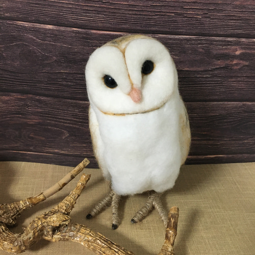 羊毛フェルト製置物 メンフクロウ ミニ - メルカリ