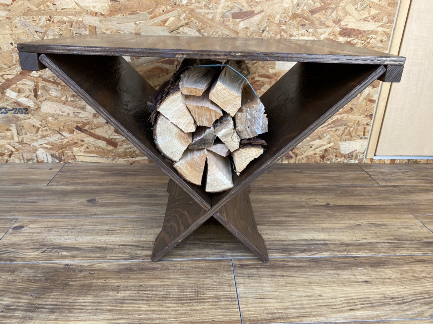 ログラックテーブル　ウレタン塗装　茶色