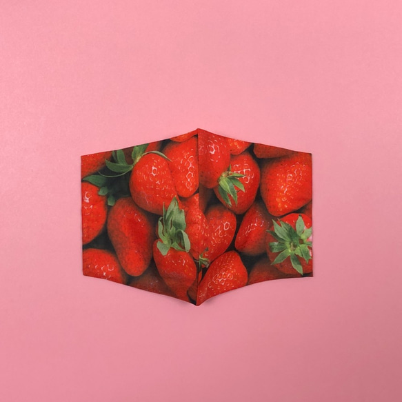 【レディースデザイン立体マスク】Fruits! （ストロベリー）いちご　フルーツ　女性へのプレゼント・ギフトにも 2枚目の画像