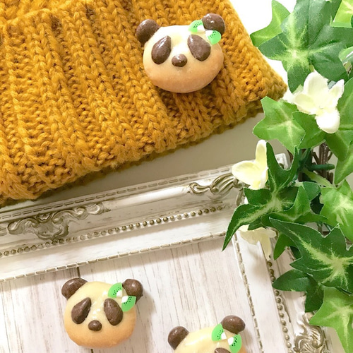 本物のパンで出来た！】ぱんだパンのミニブローチ（レジンコーティング 