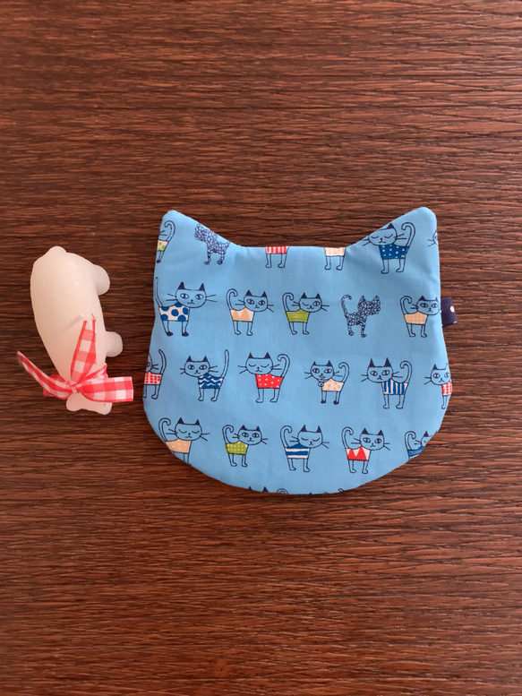 感謝価格　SALE 猫柄　限定出品　16cmファスナーポーチ 人気　ハンドメイド 感謝価格 SALE 激レア生地 猫柄 16cmファスナーポーチ 人気