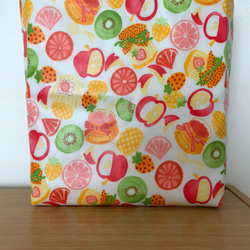 保冷、保温用のお弁当袋、　保冷ランチバッグ　　　　　　フルーツJAM（ラミネート生地） 5枚目の画像