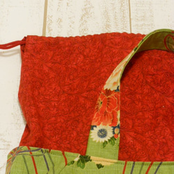 和柄の丸型バッグ　牡丹と菊のブーケ柄 4枚目の画像