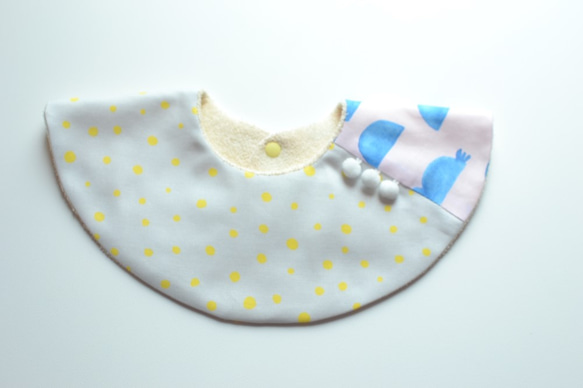 嬰兒圍兜絨球360°小點黃色×藍色 第2張的照片