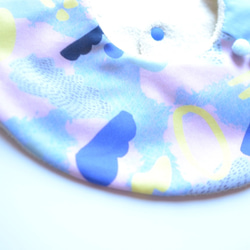 嬰兒圍兜絨球360°rakugaki藍色 第3張的照片