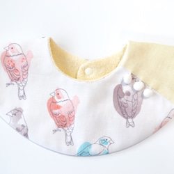 baby bib pompon 360 ivory 第2張的照片