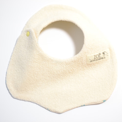 baby bib pompon PUMPKIN light green ivory 3枚目の画像