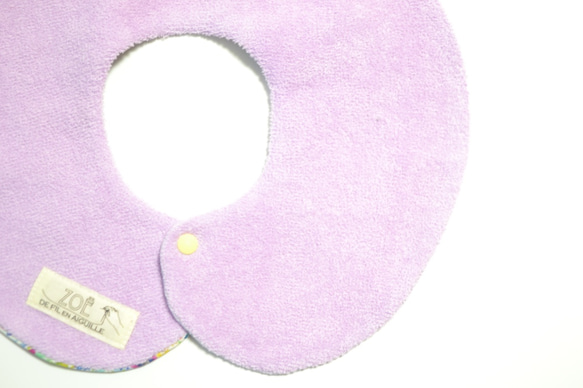 嬰兒圍兜LIBERTY絨球360夏日詩句淡紫色嬰兒住宿 第5張的照片