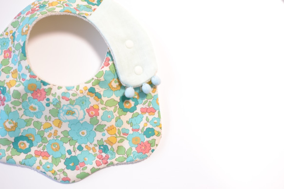 baby bib PUMPKIN LIBERTY Betsy green ivory 1枚目の画像