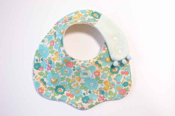 baby bib PUMPKIN LIBERTY Betsy green ivory 2枚目の画像