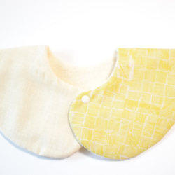 SALE! 50％OFF　baby bib pompon 360 yellow ivory 4枚目の画像