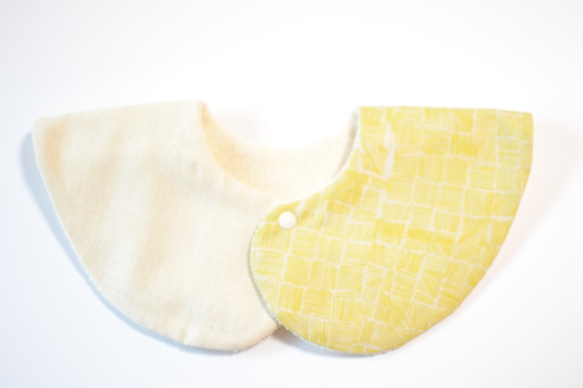 SALE! 50％OFF　baby bib pompon 360 yellow ivory 4枚目の画像