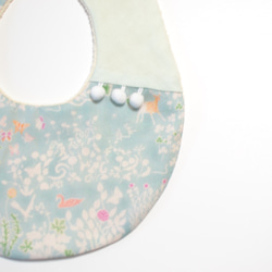 baby bib LIBERTY pompon EGG light green ivory 1枚目の画像