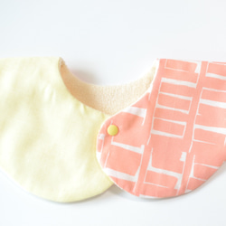 baby bib pompon 360° pink ivory 4枚目の画像