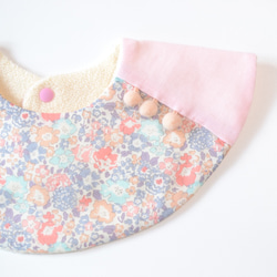 baby bib LIBERTY pompon 360 pink ivory 1枚目の画像