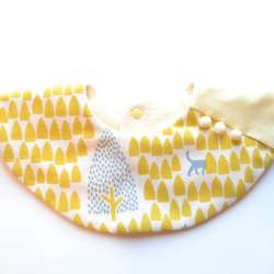 baby bib pompon 360 kakurenbo yellow 2枚目の画像