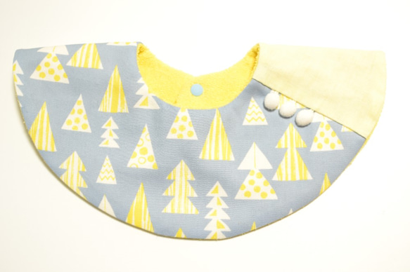 baby bib pompon 360° light blue yellow 2枚目の画像