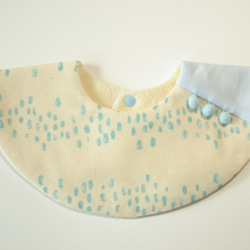 baby bib pompon 360° light blue ivory 2枚目の画像