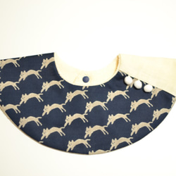 baby bib pompon 360° CATS navy ivory 2枚目の画像