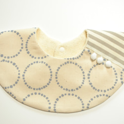 baby bib pompon 360° ivory　ベビースタイ 2枚目の画像