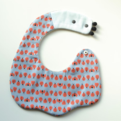 baby bib pompon PUMPKIN テントウ虫　スタイ　gray 1枚目の画像