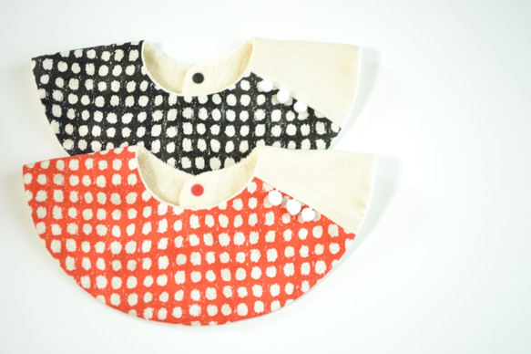 baby bib pompon 360° black 5枚目の画像