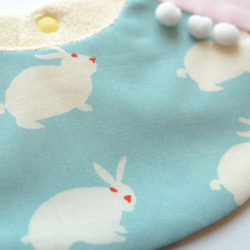 嬰兒圍嘴絨球360°兔子淺藍色象牙 第3張的照片