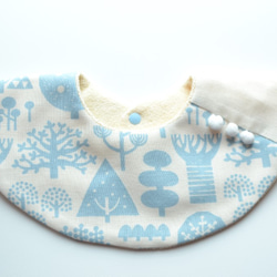 baby bib pompon 360 mori light blue 2枚目の画像