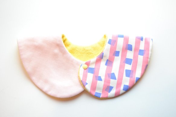 樣式嬰兒圍兜絨球360°S＆S粉紅黃色 第4張的照片