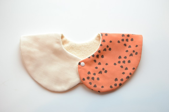 baby bib pompon 360° pink ivory 4枚目の画像